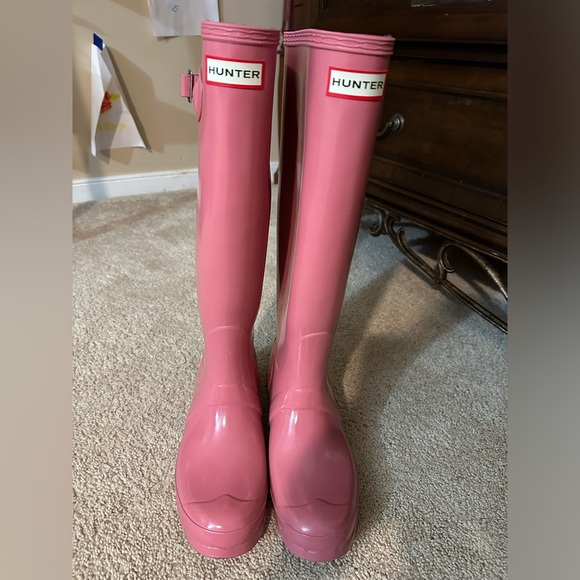 Hunter Shoes - Mint condition high gloss Hunter rain boots gentle use Very beautiful light pink